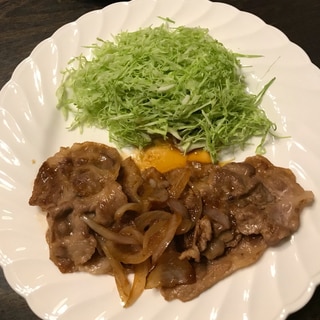 豚肉の生姜焼き⭐キャベツの千切りを添えて